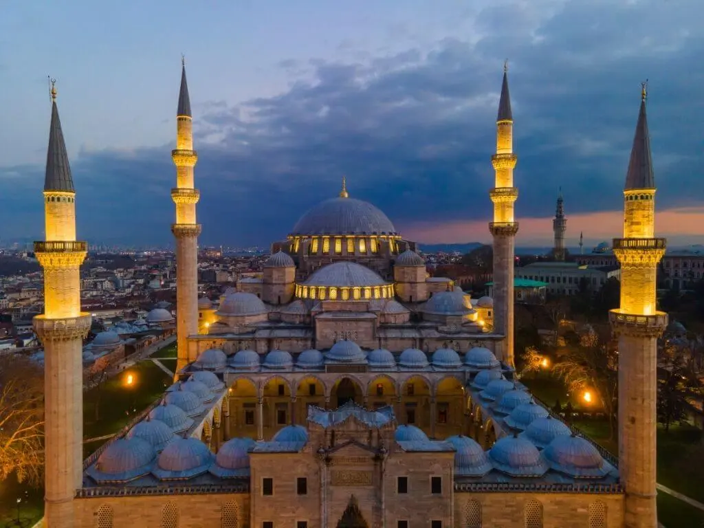 Discover Suleyman's Legacy: Mosques & Bazaars of Istanbul