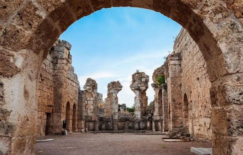 Istanbul, Pamukkale & Antalya: Wonders of Nature and History