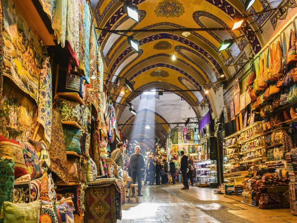 Walking Tour of Istanbul’s Antique Markets 