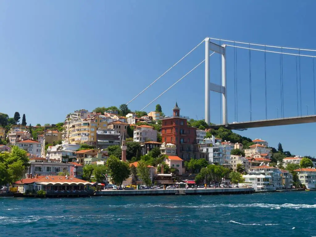 Bosphorus Cruise & Beylerbeyi Palace Full-Day Tour with Lunch